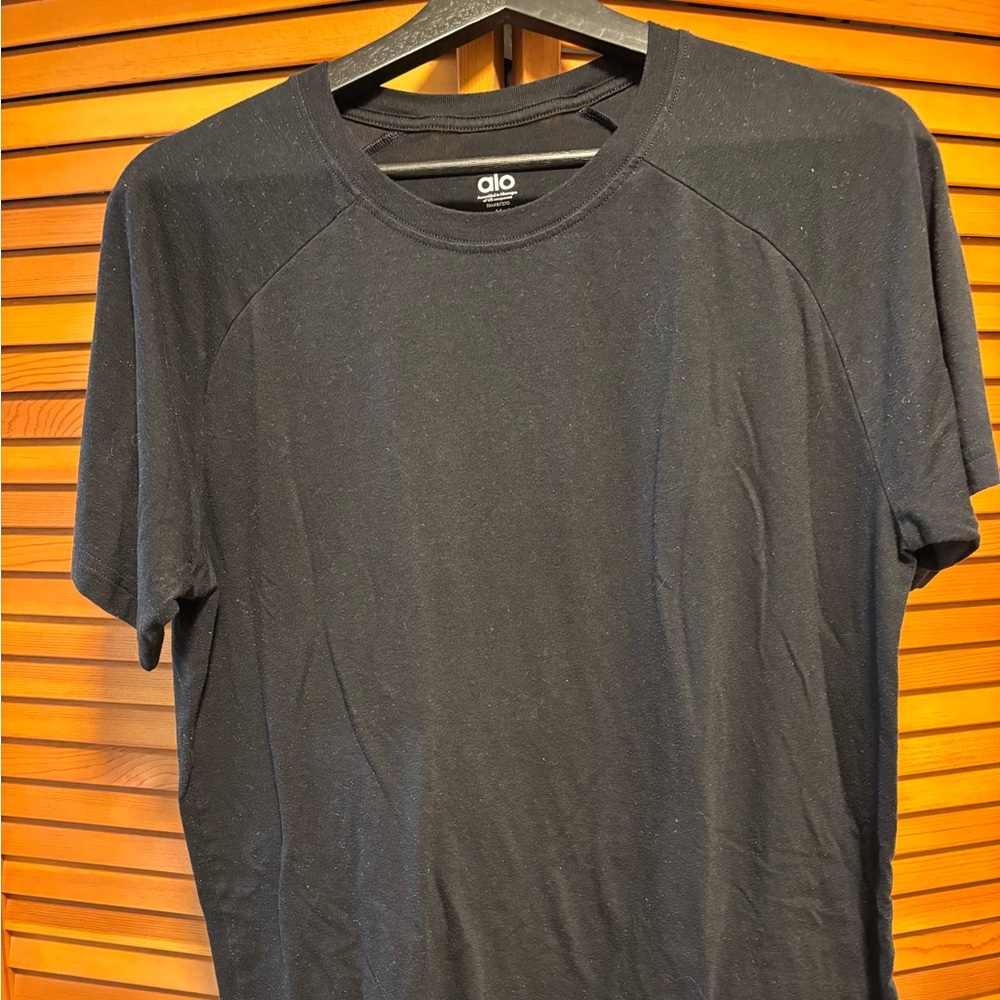 Alo Triumph Raglan Tee